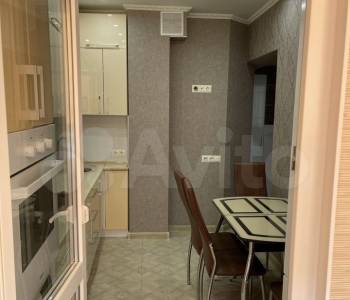 Продается 1-комнатная квартира, 37 м²