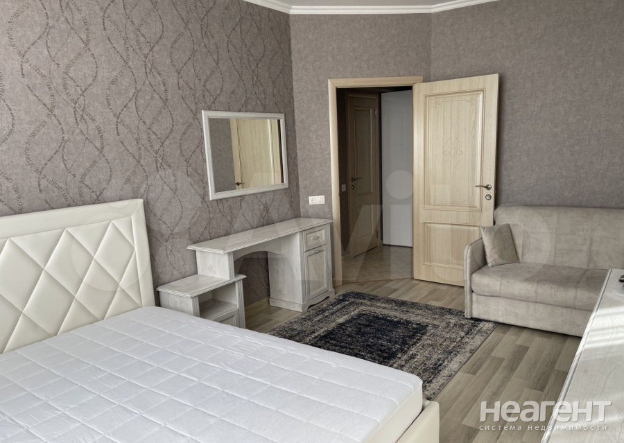 Продается 1-комнатная квартира, 37 м²