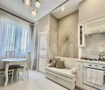 Продается 1-комнатная квартира, 42 м²