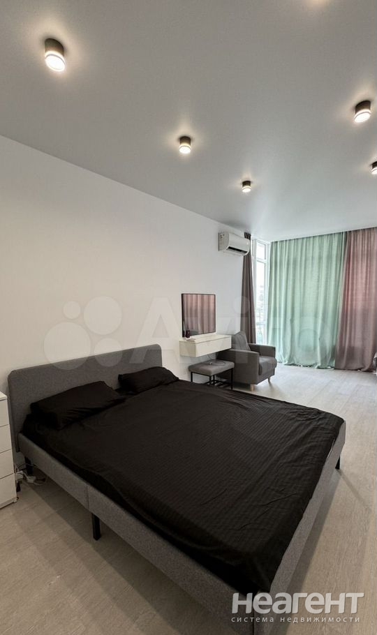 Продается 1-комнатная квартира, 45 м²