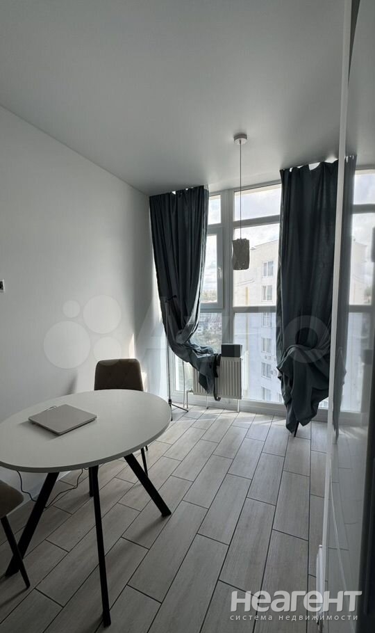 Продается 1-комнатная квартира, 45 м²