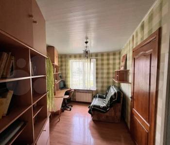 Продается Многокомнатная квартира, 70,4 м²