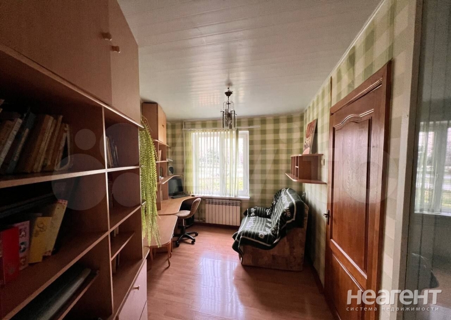 Продается Многокомнатная квартира, 70,4 м²