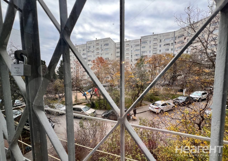 Продается Многокомнатная квартира, 70,4 м²