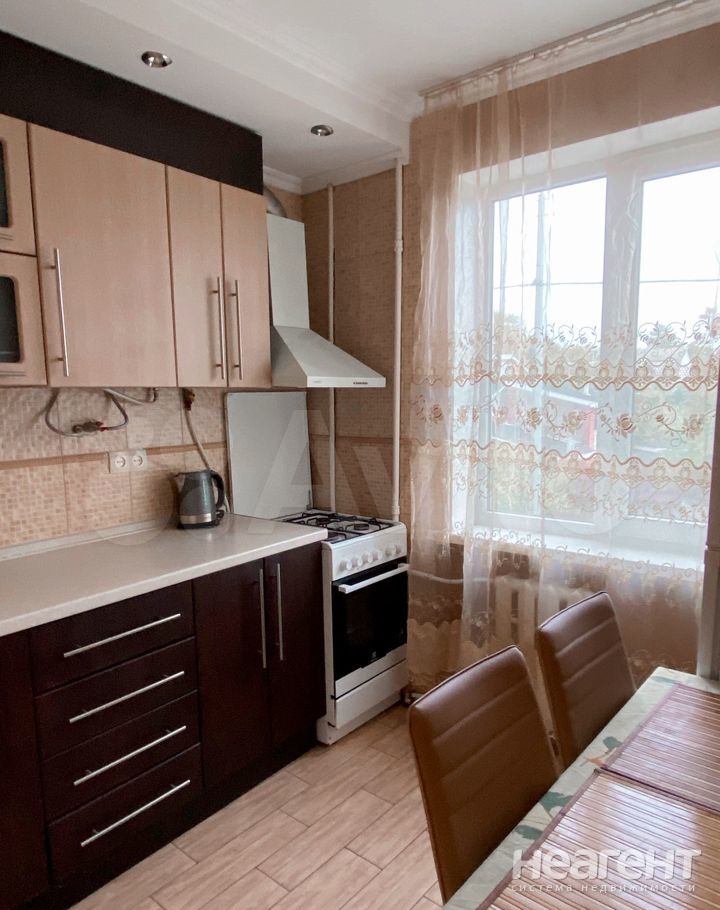 Сдается 1-комнатная квартира, 38 м²