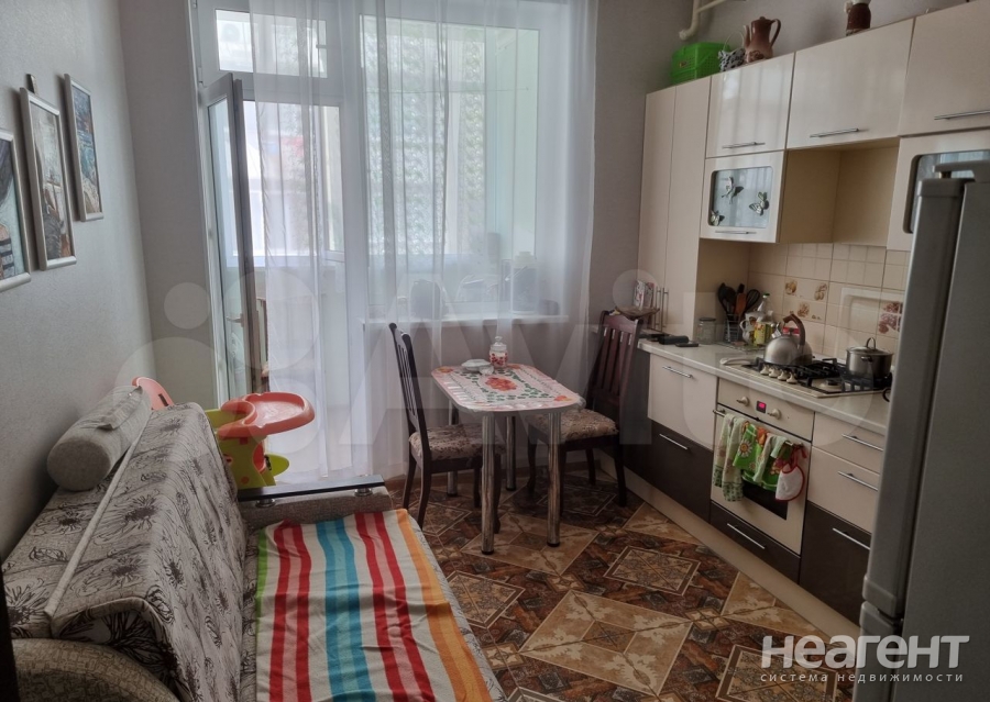 Продается 1-комнатная квартира, 45,6 м²