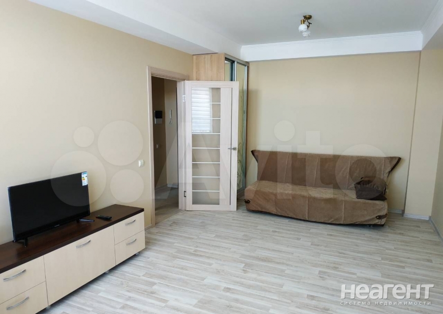 Сдается 1-комнатная квартира, 38 м²