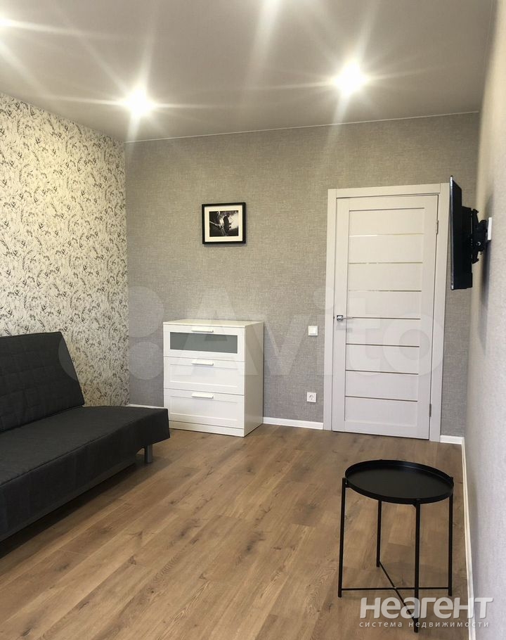 Сдается 1-комнатная квартира, 42 м²