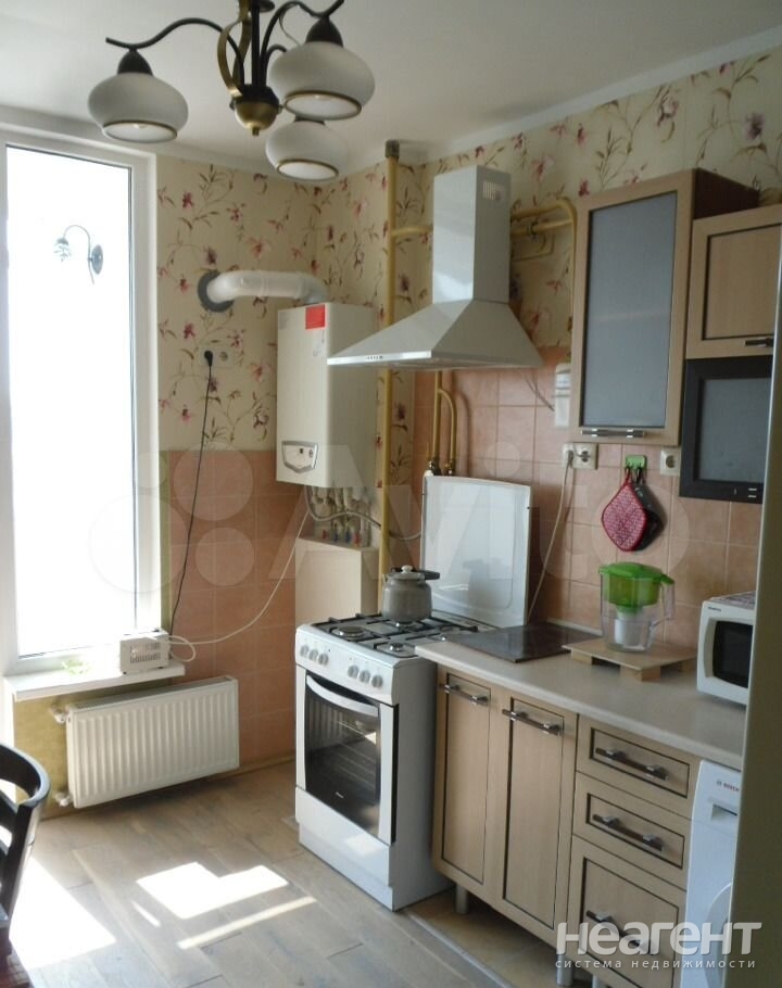 Сдается 1-комнатная квартира, 42,9 м²