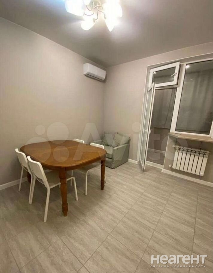 Продается 1-комнатная квартира, 48,4 м²