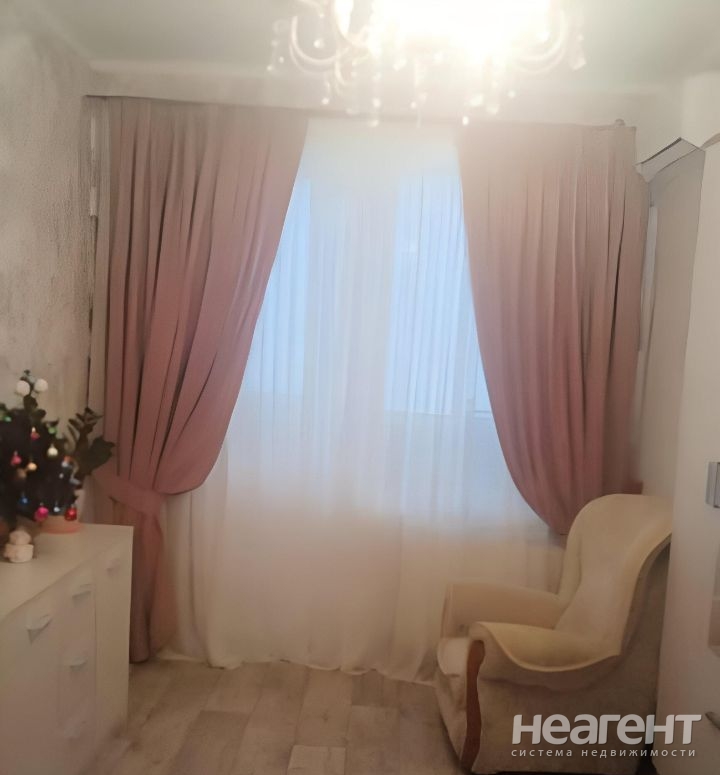 Продается 1-комнатная квартира, 45 м²