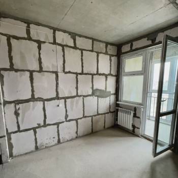 Продается 1-комнатная квартира, 42 м²