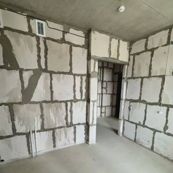 Продается 1-комнатная квартира, 42 м²