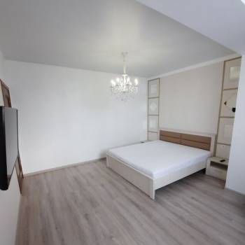 Сдается 1-комнатная квартира, 49 м²