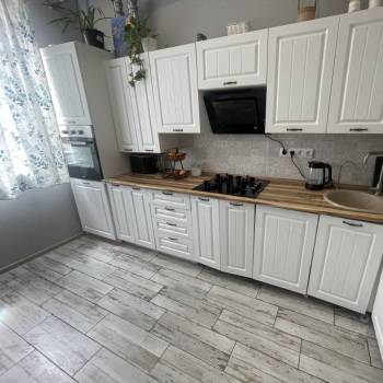 Продается 1-комнатная квартира, 42 м²