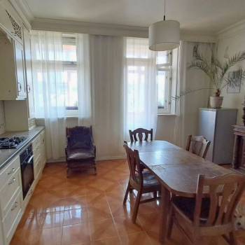 Продается Многокомнатная квартира, 165 м²