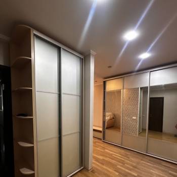 Продается 1-комнатная квартира, 42 м²