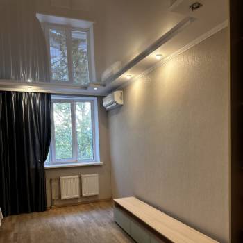 Продается 1-комнатная квартира, 42 м²