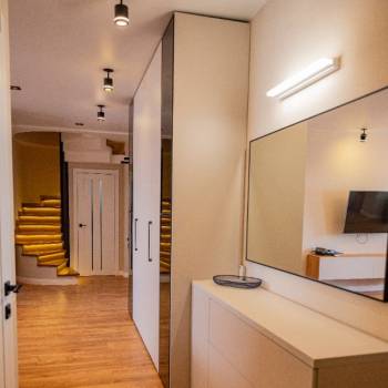 Продается Многокомнатная квартира, 130 м²