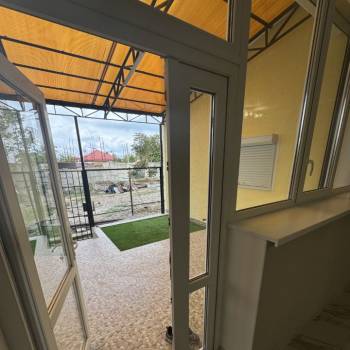 Продается 1-комнатная квартира, 108,8 м²