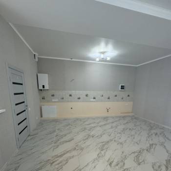 Продается 1-комнатная квартира, 108,8 м²