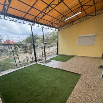 Продается 1-комнатная квартира, 108,8 м²