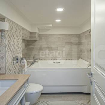 Продается 3-х комнатная квартира, 111 м²