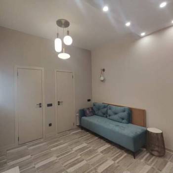 Продается 1-комнатная квартира, 60 м²