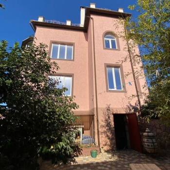 Продается Дом, 550 м²