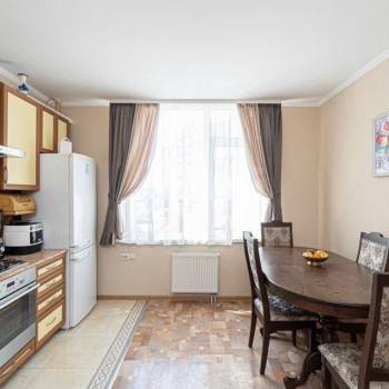 Продается 2-х комнатная квартира, 80 м²