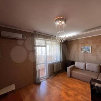 Продается 1-комнатная квартира, 50 м²