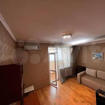 Продается 1-комнатная квартира, 50 м²