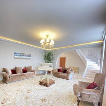 Сдается Многокомнатная квартира, 245 м²