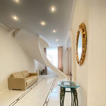 Сдается Многокомнатная квартира, 245 м²