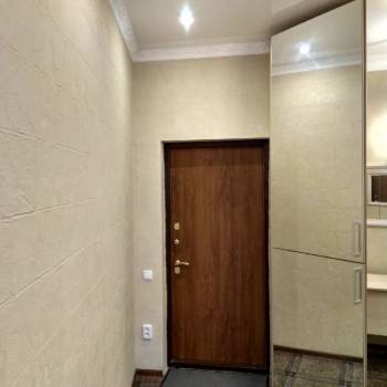 Продается 1-комнатная квартира, 85 м²