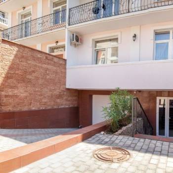 Сдается 1-комнатная квартира, 70 м²