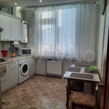 Сдается 1-комнатная квартира, 43 м²