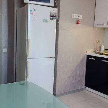 Сдается 1-комнатная квартира, 56 м²