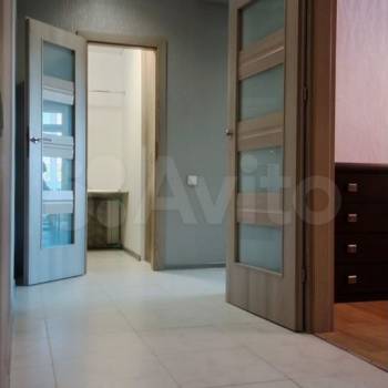 Сдается 1-комнатная квартира, 56 м²