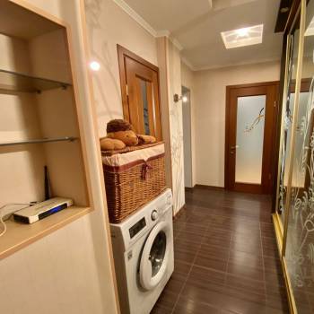 Сдается 1-комнатная квартира, 55 м²