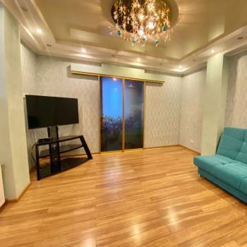 Сдается 1-комнатная квартира, 55 м²