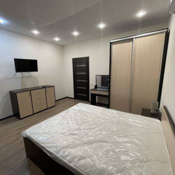 Сдается 2-х комнатная квартира, 85 м²