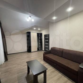 Сдается 2-х комнатная квартира, 85 м²