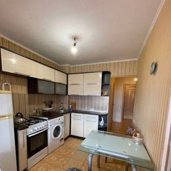 Продается 1-комнатная квартира, 53 м²