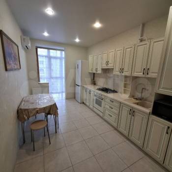 Продается 1-комнатная квартира, 45 м²