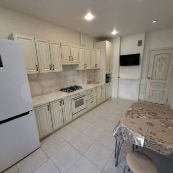 Продается 1-комнатная квартира, 45 м²