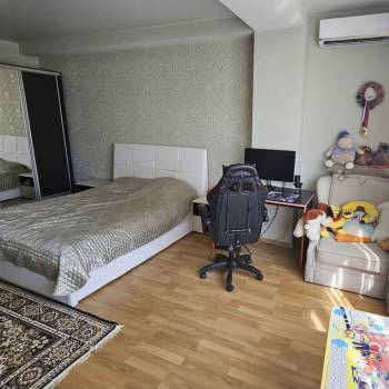 Продается 1-комнатная квартира, 48 м²