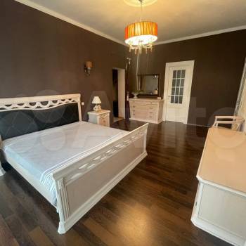 Продается Многокомнатная квартира, 184 м²