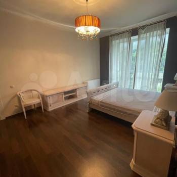 Продается Многокомнатная квартира, 184 м²