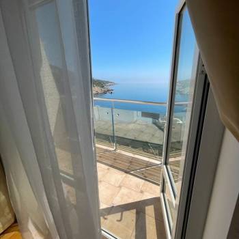 Продается Многокомнатная квартира, 184 м²